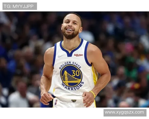 库里遭掘金重点盯防仍轰40分无球跑动堪称篮球场上的艺术典范 库里遭掘金重点盯防仍轰40分无球跑动堪称篮球场上的艺术典范