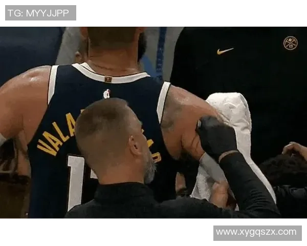 雷霆猛将挠伤瓦兰两道深血痕触目惊心伤情堪忧